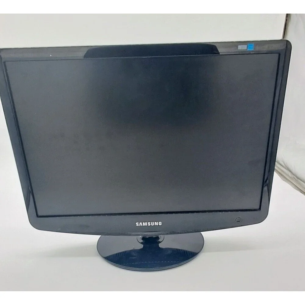 Samsung SyncMaster LCD Monitor 2032NW  20